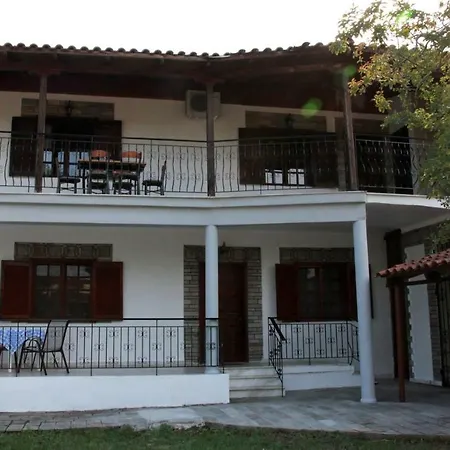 Violeta'S Yard شقة