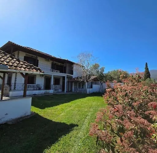 Апартаменты Violeta'S Yard *