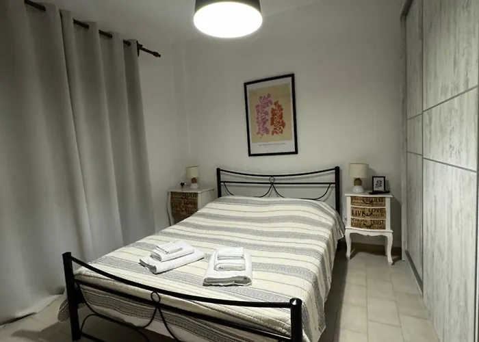 Апартаменты Violeta'S Yard