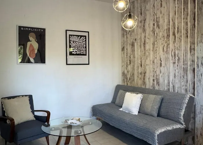 Апартаменты Violeta'S Yard Аспровальта