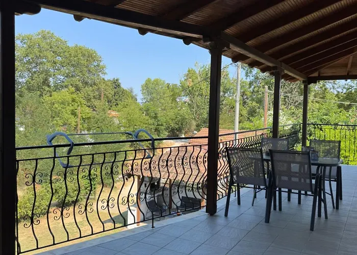 Violeta'S Yard Апартаменты *